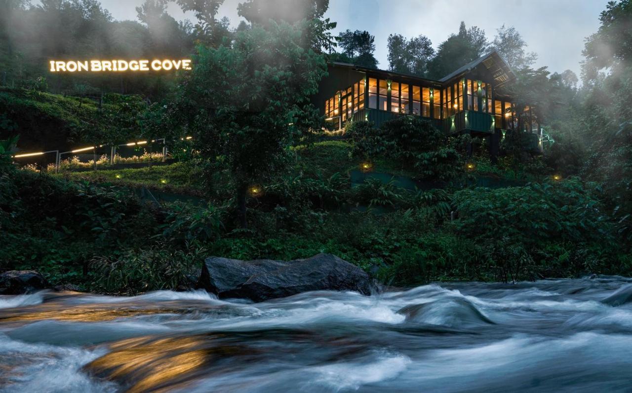 Iron Bridge Cove Villa Meppadi Exterior photo