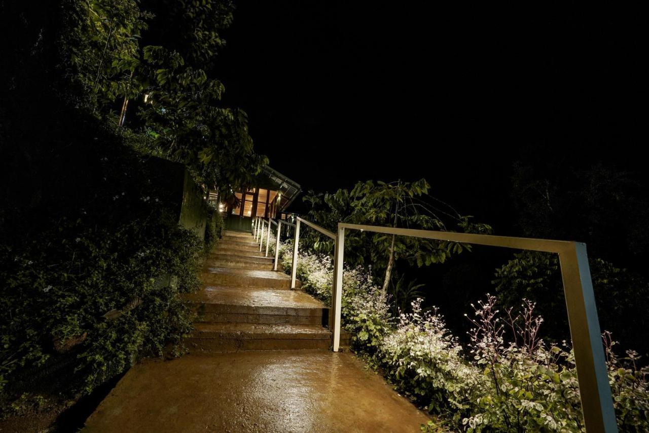 Iron Bridge Cove Villa Meppadi Exterior photo