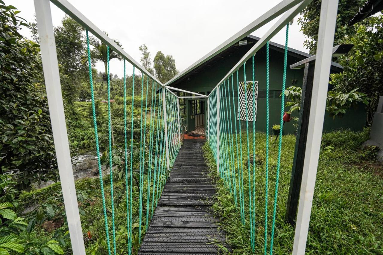 Iron Bridge Cove Villa Meppadi Exterior photo